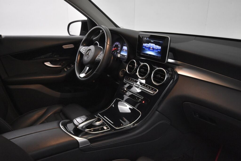 Mercedes-Benz GLC 2016 350 e 4Matic A Premium Business / Sporttipenkit / Kaistavahti / ILS-LED / Navigointi - RAHOITUS TÄHÄN AUTOON VAIN 3.99% - 