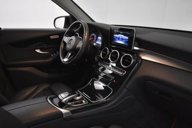 Mercedes-Benz GLC 2016 350 e 4Matic A Premium Business / Sporttipenkit / Kaistavahti / ILS-LED / Navigointi - RAHOITUS TÄHÄN AUTOON VAIN 3.99% - 
