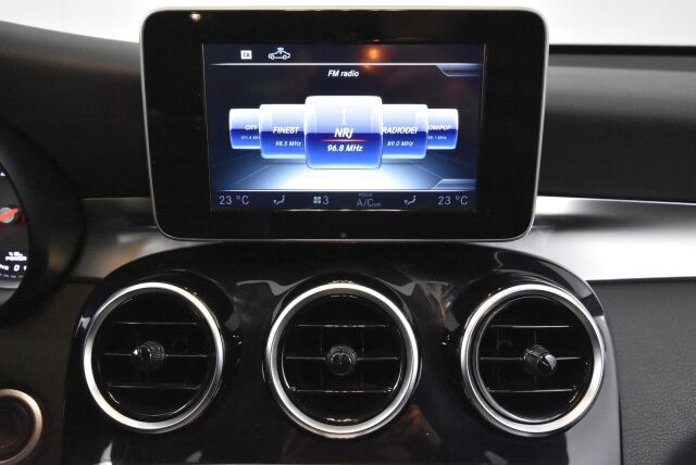 Mercedes-Benz GLC 2016 350 e 4Matic A Premium Business / Sporttipenkit / Kaistavahti / ILS-LED / Navigointi - RAHOITUS TÄHÄN AUTOON VAIN 3.99% - 