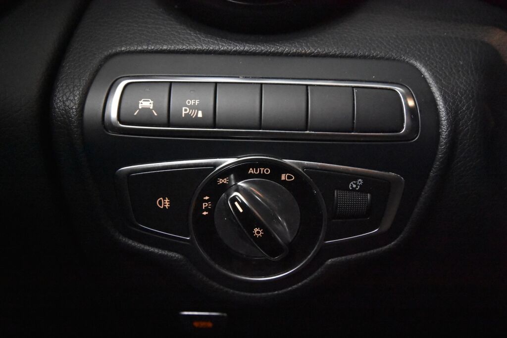 Mercedes-Benz GLC 2016 350 e 4Matic A Premium Business / Sporttipenkit / Kaistavahti / ILS-LED / Navigointi - RAHOITUS TÄHÄN AUTOON VAIN 3.99% - 