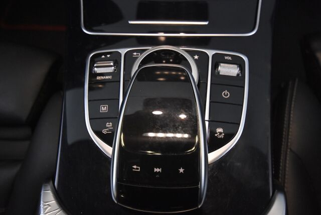 Mercedes-Benz GLC 2016 350 e 4Matic A Premium Business / Sporttipenkit / Kaistavahti / ILS-LED / Navigointi - RAHOITUS TÄHÄN AUTOON VAIN 3.99% - 