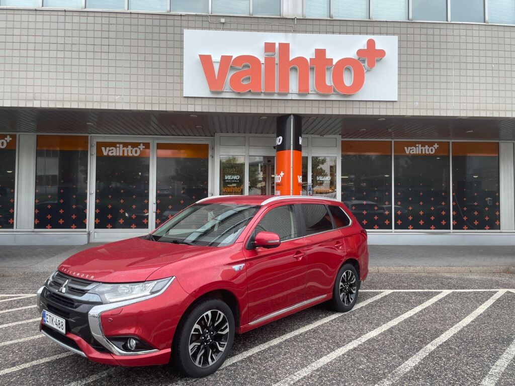 Mitsubishi Outlander PHEV 2016 Instyle Navi 4WD 5P / Kamera/Koukku/Tutkat