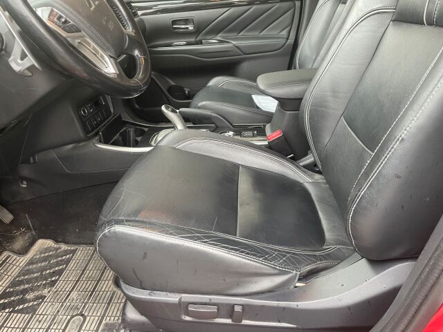 Mitsubishi Outlander PHEV 2016 Instyle Navi 4WD 5P / Kamera/Koukku/Tutkat