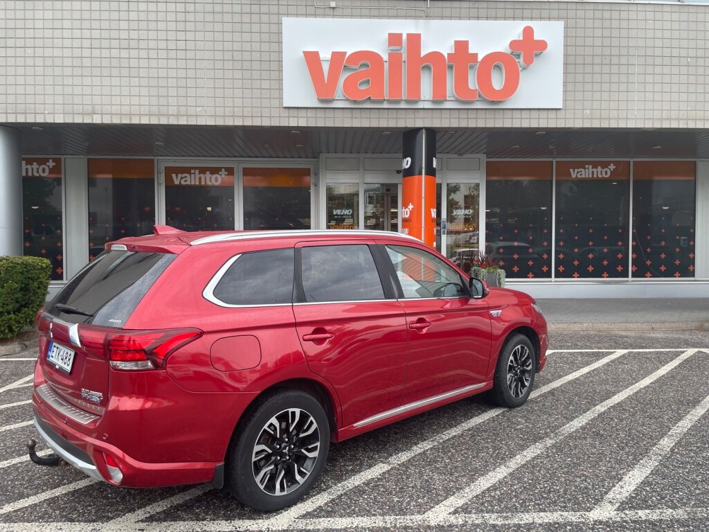 Mitsubishi Outlander PHEV 2016 Instyle Navi 4WD 5P / Kamera/Koukku/Tutkat