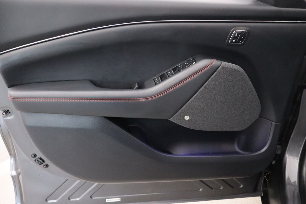 Ford Mustang Mach-E 2021 98kWh 351hv A1 AWD First Edition 5-ovinen B&O / 360° / Adapt. Vakkari / Navi / Nahat