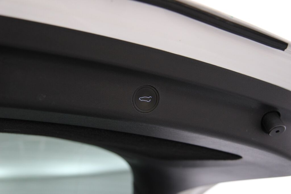 Tesla Model Y 2021 Long Range / ILP / Premium audio / FSD / Sis ALV / - RAHOITUS TÄHÄN AUTOON VAIN 3.99% - 