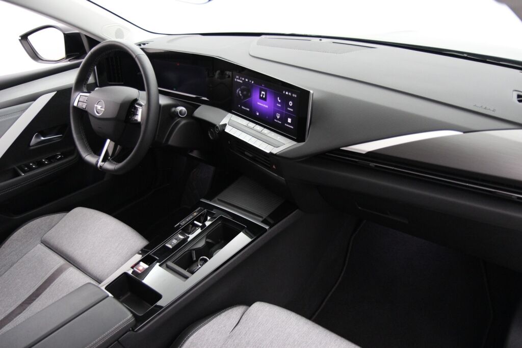 Opel Astra 2022 5-ov Innovation Plus 180 A PHEV / ACC / Lämmitettävä ohjauspyörä ja tuulilasi / - RAHOITUS TÄHÄN AUTOON VAIN 3.99% - 