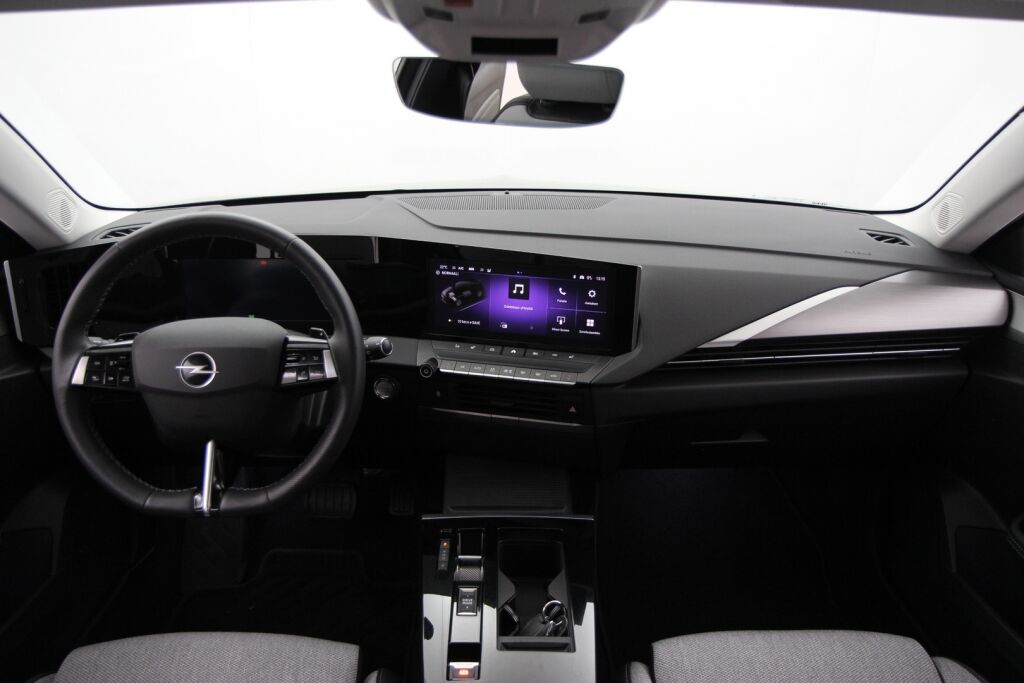 Opel Astra 2022 5-ov Innovation Plus 180 A PHEV / ACC / Lämmitettävä ohjauspyörä ja tuulilasi / - RAHOITUS TÄHÄN AUTOON VAIN 3.99% - 