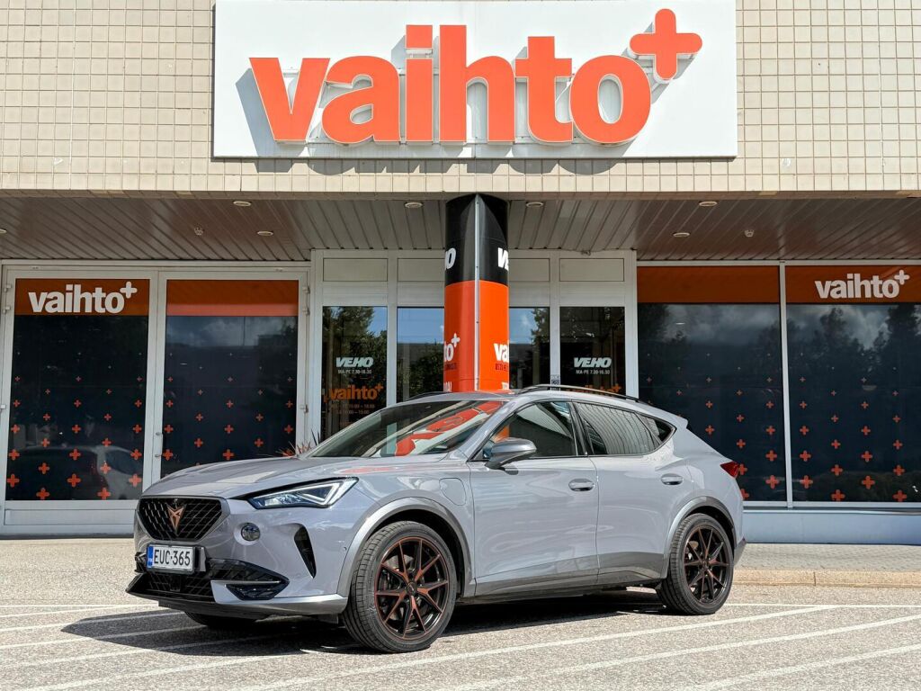 Cupra Formentor 2021 VZ 1.4 PHEV 180 kW e-HYBRID DSG / Adapt vakkari / Vetokoukku / BLIS / 360° kamera+tutkat