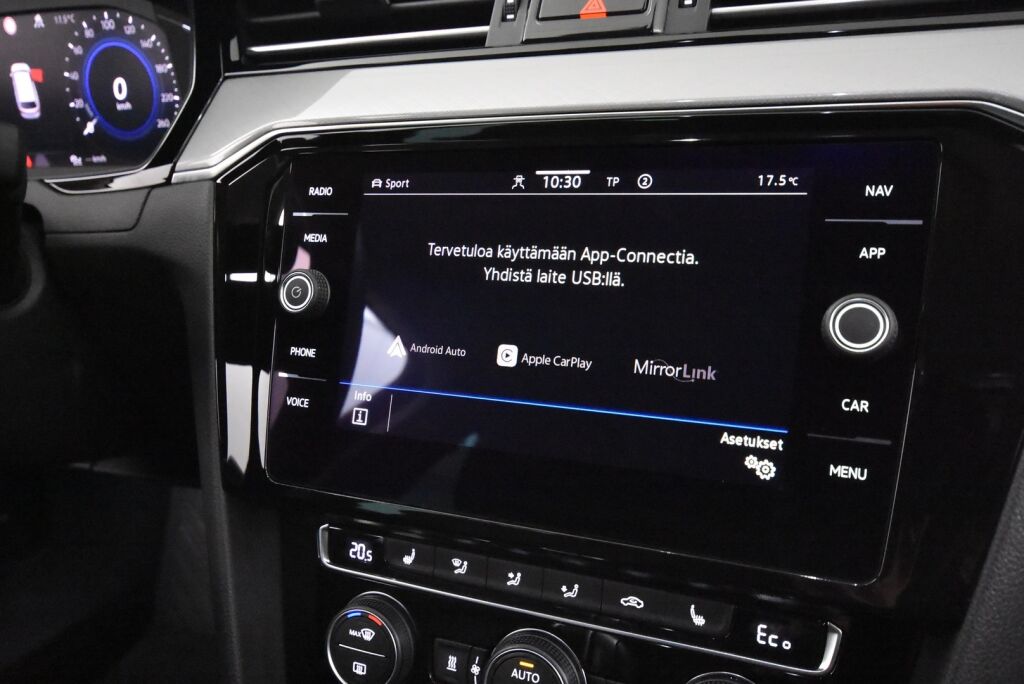 Volkswagen Passat 2020 Variant GTE Plug-In Hybrid 160 kW DSG-automaatti / Adaptiivinen vakionopeussäädin/ Tehdaskoukku/ Webasto/ Nahkat/ Akku 13 kwh