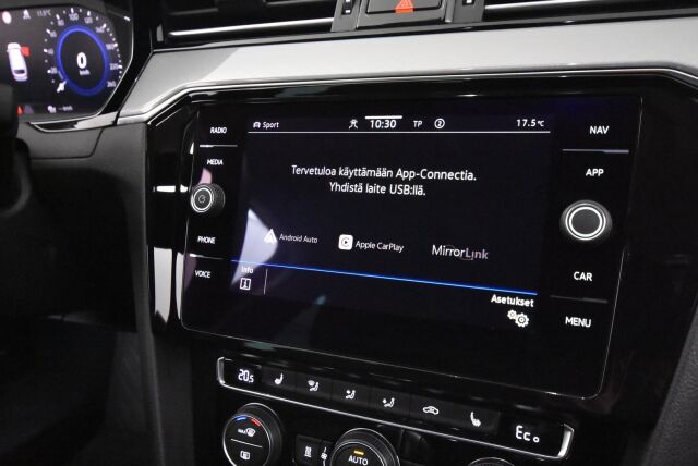 Volkswagen Passat 2020 Variant GTE Plug-In Hybrid 160 kW DSG-automaatti / Adaptiivinen vakionopeussäädin/ Tehdaskoukku/ Webasto/ Nahkat/ Akku 13 kwh