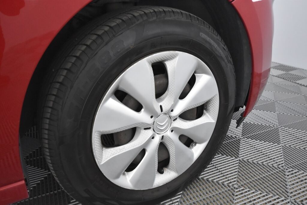 Citroen C3 2011 City 60 / 6/25 leimattu / Vetokoukku / Ilmastointi / Vakionopeudensäädin / Lohko+sisäpistoke / Tuoreet kesäkumit