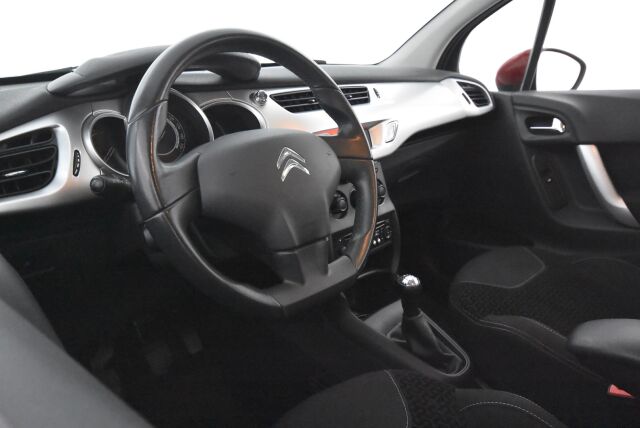 Citroen C3 2011 City 60 / 6/25 leimattu / Vetokoukku / Ilmastointi / Vakionopeudensäädin / Lohko+sisäpistoke / Tuoreet kesäkumit
