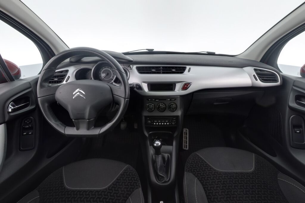 Citroen C3 2011 City 60 / 6/25 leimattu / Vetokoukku / Ilmastointi / Vakionopeudensäädin / Lohko+sisäpistoke / Tuoreet kesäkumit