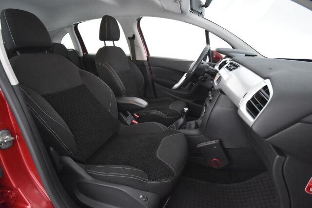 Citroen C3 2011 City 60 / 6/25 leimattu / Vetokoukku / Ilmastointi / Vakionopeudensäädin / Lohko+sisäpistoke / Tuoreet kesäkumit