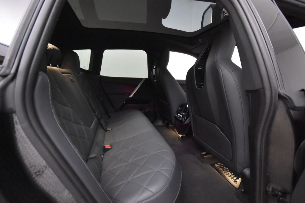 BMW iX 2022 xDrive50 Sport paketti / Sky Lounge / Soft Close / HUD / Koukku / aktiivi ohjaus / Ilma-alusta / Hieronta / Laser / H&K