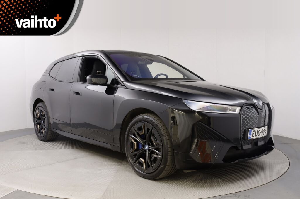 BMW iX 2022 xDrive50 Sport paketti / Sky Lounge / Soft Close / HUD / Koukku / aktiivi ohjaus / Ilma-alusta / Hieronta / Laser / H&K