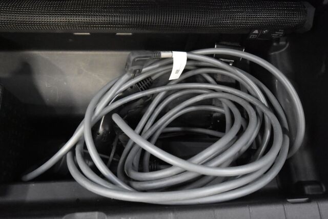 BMW iX 2022 xDrive50 Sport paketti / Sky Lounge / Soft Close / HUD / Koukku / aktiivi ohjaus / Ilma-alusta / Hieronta / Laser / H&K