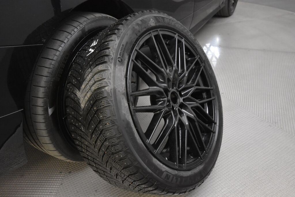 BMW iX 2022 xDrive50 Sport paketti / Sky Lounge / Soft Close / HUD / Koukku / aktiivi ohjaus / Ilma-alusta / Hieronta / Laser / H&K