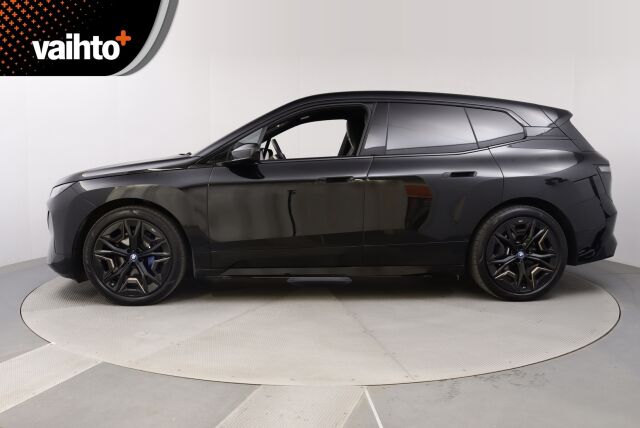 BMW iX 2022 xDrive50 Sport paketti / Sky Lounge / Soft Close / HUD / Koukku / aktiivi ohjaus / Ilma-alusta / Hieronta / Laser / H&K