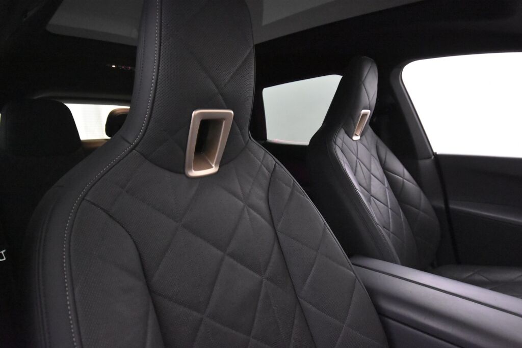 BMW iX 2022 xDrive50 Sport paketti / Sky Lounge / Soft Close / HUD / Koukku / aktiivi ohjaus / Ilma-alusta / Hieronta / Laser / H&K