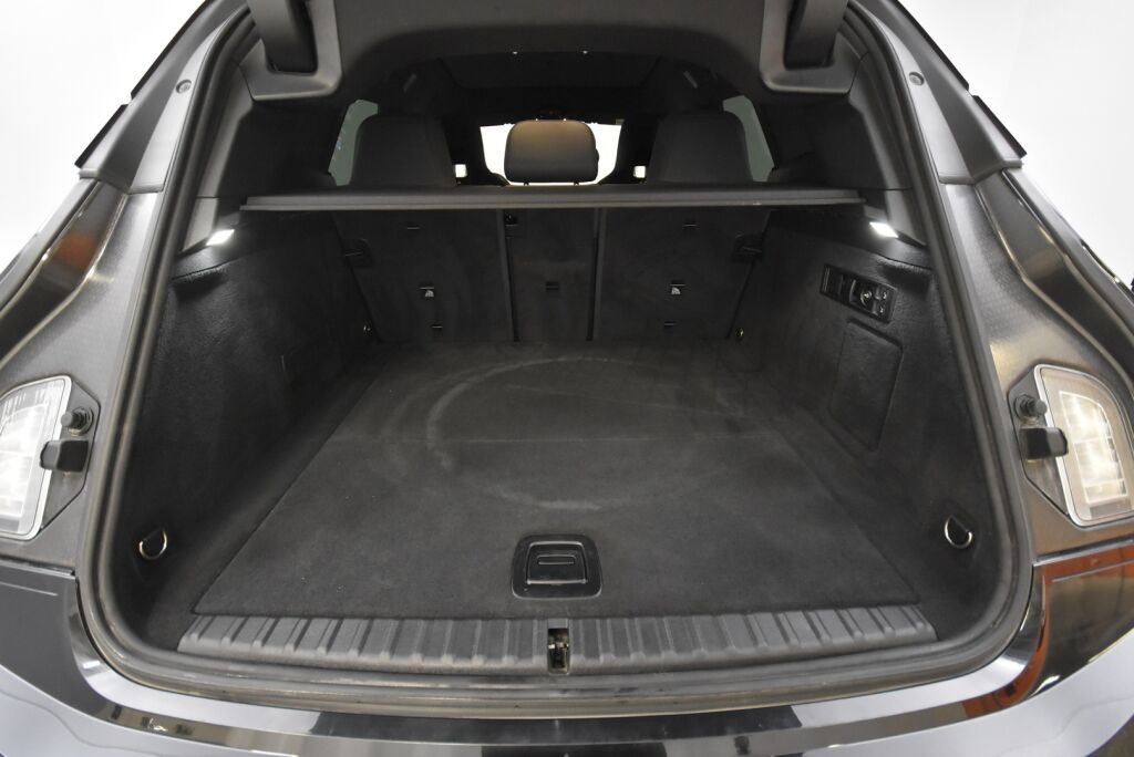 BMW iX 2022 xDrive50 Sport paketti / Sky Lounge / Soft Close / HUD / Koukku / aktiivi ohjaus / Ilma-alusta / Hieronta / Laser / H&K