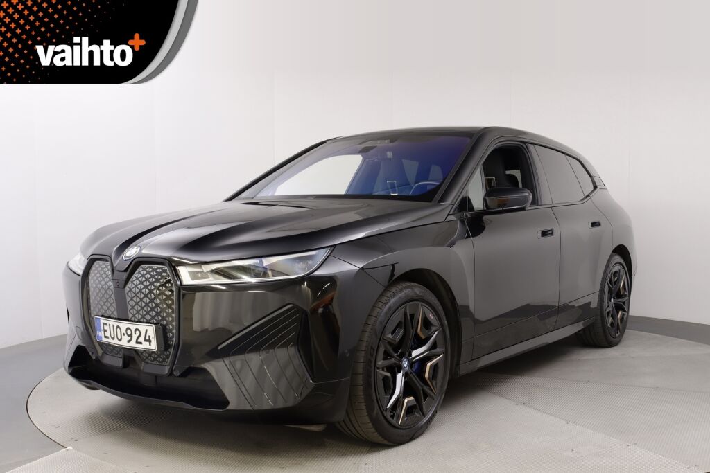 BMW iX 2022 xDrive50 Sport paketti / Sky Lounge / Soft Close / HUD / Koukku / aktiivi ohjaus / Ilma-alusta / Hieronta / Laser / H&K