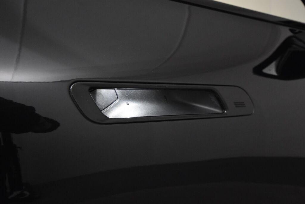 BMW iX 2022 xDrive50 Sport paketti / Sky Lounge / Soft Close / HUD / Koukku / aktiivi ohjaus / Ilma-alusta / Hieronta / Laser / H&K