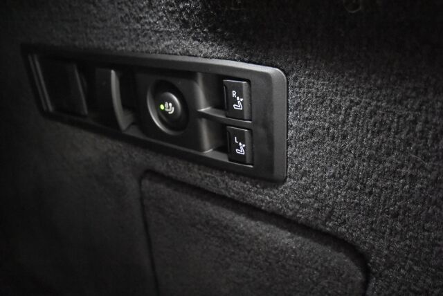BMW iX 2022 xDrive50 Sport paketti / Sky Lounge / Soft Close / HUD / Koukku / aktiivi ohjaus / Ilma-alusta / Hieronta / Laser / H&K