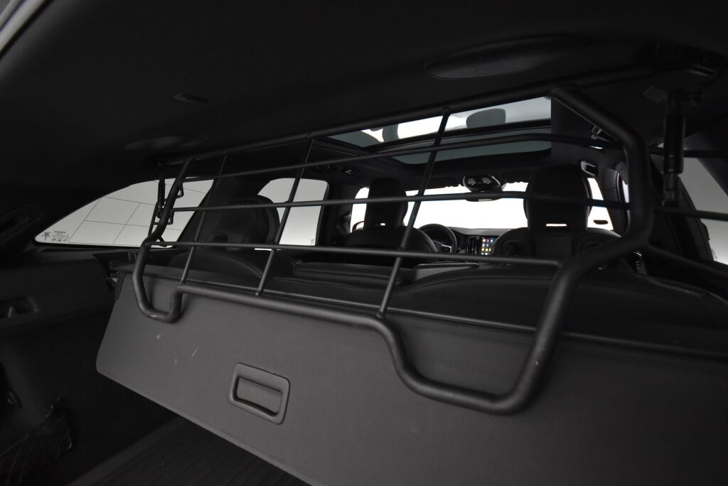 Volvo XC60 2023 T8 AWD Long Range High Performance Ultimate Dark aut / Harman kardon/ Kattoluukku/ Muistipenkit/ 360 Kamera