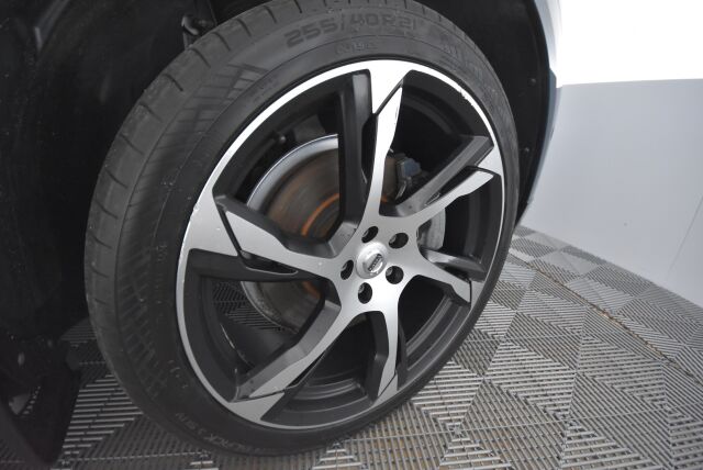 Volvo XC60 2023 T8 AWD Long Range High Performance Ultimate Dark aut / Harman kardon/ Kattoluukku/ Muistipenkit/ 360 Kamera