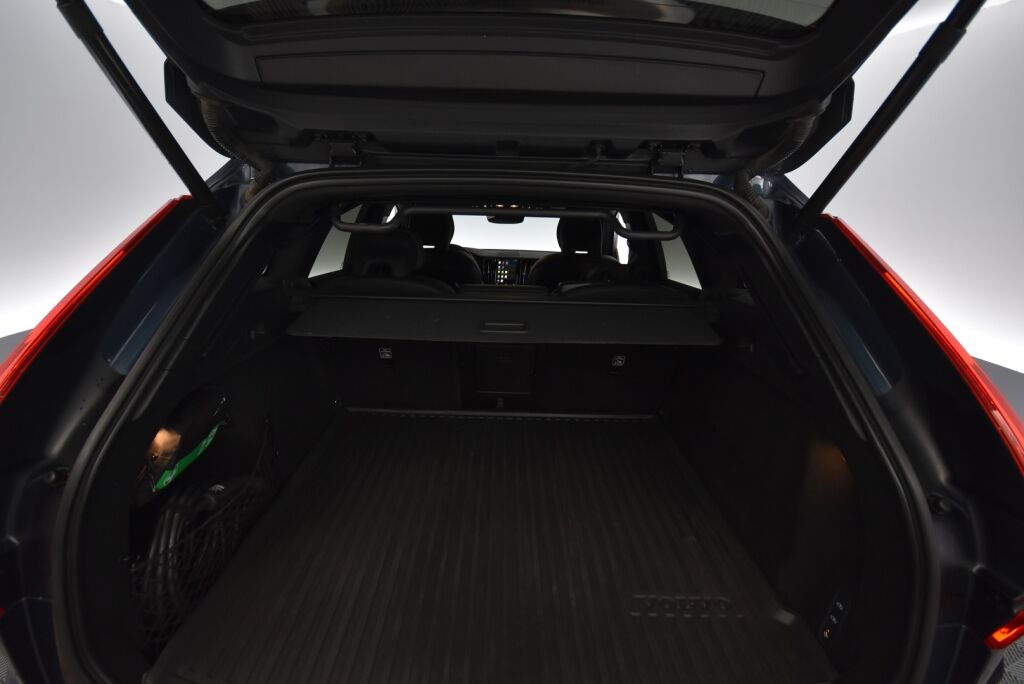 Volvo XC60 2023 T8 AWD Long Range High Performance Ultimate Dark aut / Harman kardon/ Kattoluukku/ Muistipenkit/ 360 Kamera