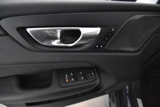 Volvo XC60 2023 T8 AWD Long Range High Performance Ultimate Dark aut / Harman kardon/ Kattoluukku/ Muistipenkit/ 360 Kamera