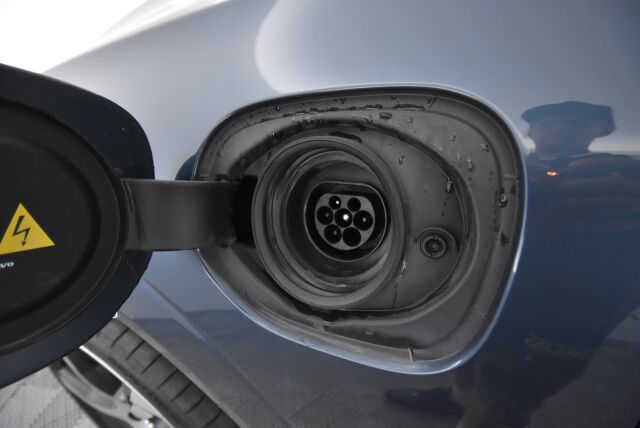 Volvo XC60 2023 T8 AWD Long Range High Performance Ultimate Dark aut / Harman kardon/ Kattoluukku/ Muistipenkit/ 360 Kamera