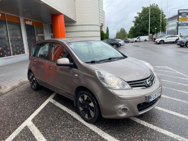 Nissan Note 2013 1,4 Select Edition 5M/T / Vakionopeudensäädin / Lohkolämmitin / Bluetooth / Autom. ilmastointi / Puoli nahkat / Aluvanteet