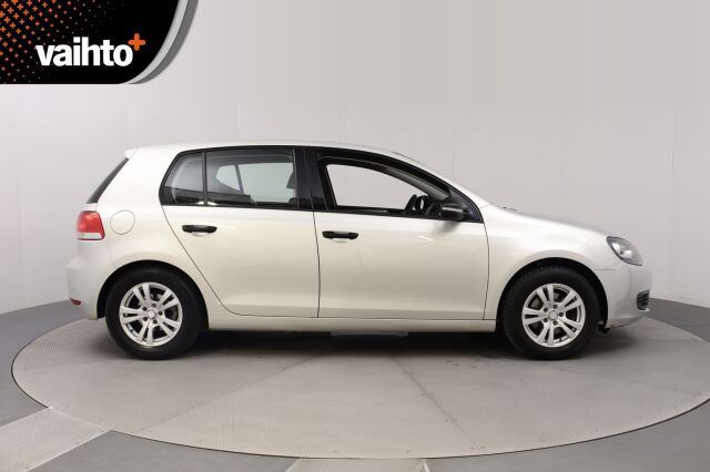 Volkswagen Golf 2012 Comfortline 1,2 TSI 77 kW (105 hv) BlueMotion Technology DSG-aut 4-ovinen/ Vasta huollettu/ Moottorinlämmitin