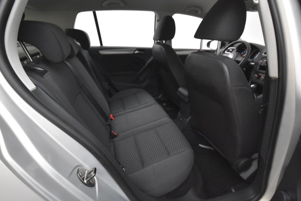 Volkswagen Golf 2012 Comfortline 1,2 TSI 77 kW (105 hv) BlueMotion Technology DSG-aut 4-ovinen/ Vasta huollettu/ Moottorinlämmitin