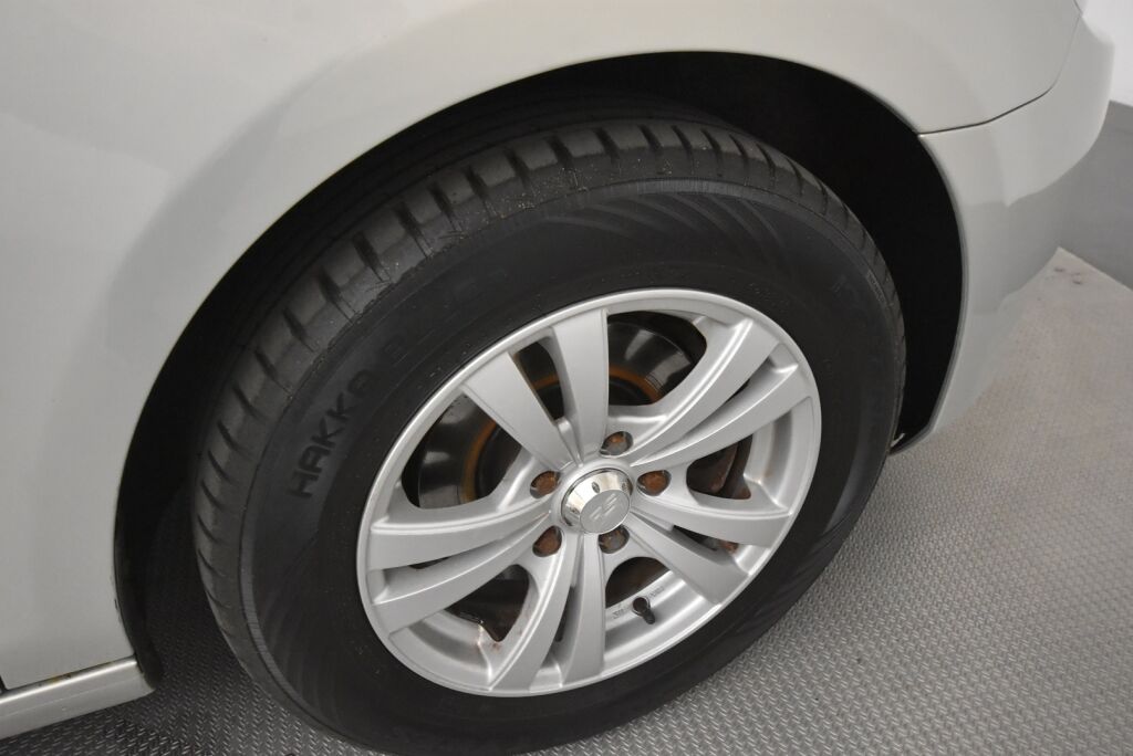 Volkswagen Golf 2012 Comfortline 1,2 TSI 77 kW (105 hv) BlueMotion Technology DSG-aut 4-ovinen/ Vasta huollettu/ Moottorinlämmitin