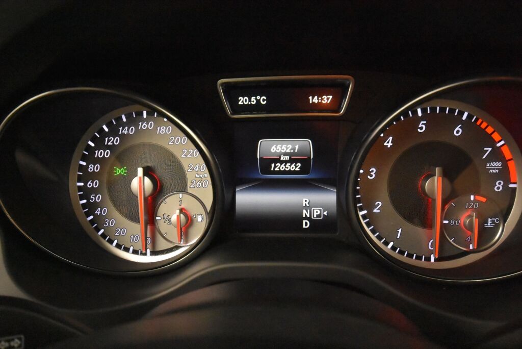 Mercedes-Benz GLA 2014 200 A Premium Business / Suomiauto / P. kamera / Vakionopeudensäädin