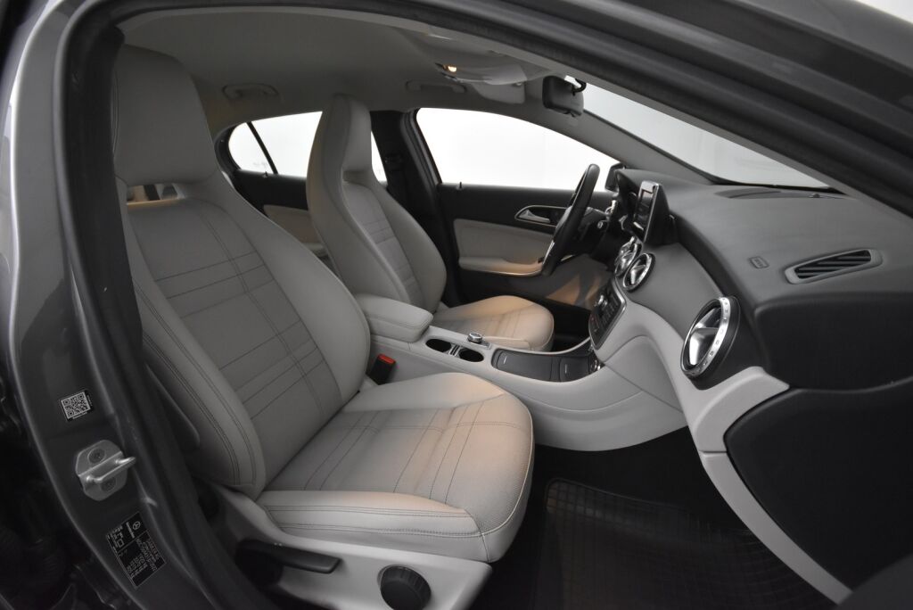 Mercedes-Benz GLA 2014 200 A Premium Business / Suomiauto / P. kamera / Vakionopeudensäädin