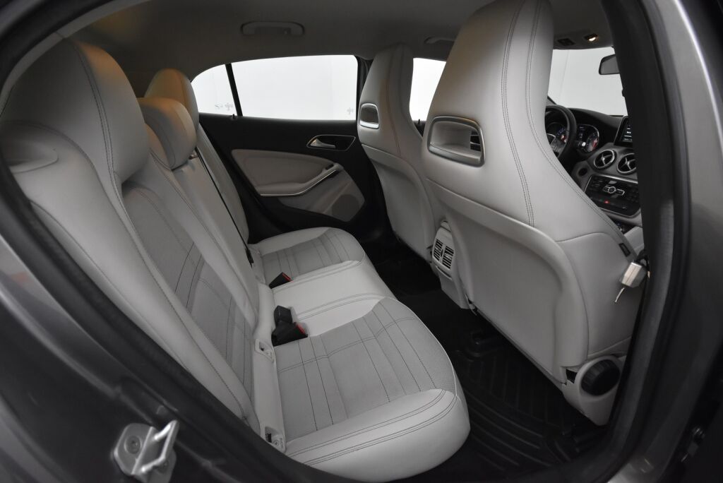 Mercedes-Benz GLA 2014 200 A Premium Business / Suomiauto / P. kamera / Vakionopeudensäädin