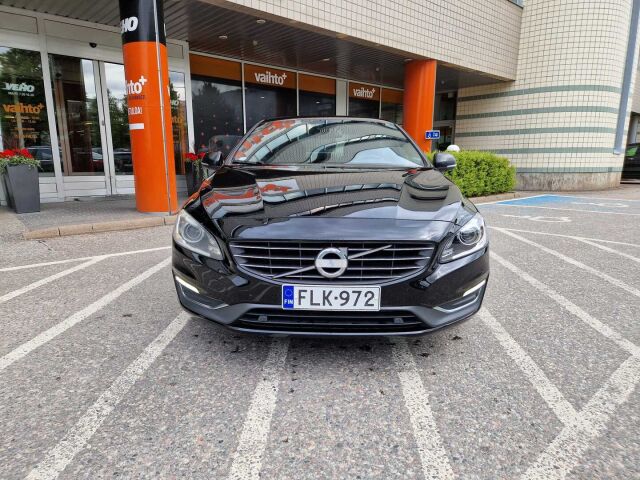 Volvo S60 2014 D4 Business aut / Juuri huollettu / Jakopää tehty / Koukku / Webasto / VOC