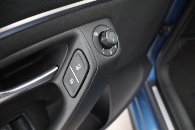 Volkswagen Polo 2015 GTI 1,8 TSI 141 kW (192 hv) BlueMotion DSG / LED ajovalot / Sportti penkit / Flat bottom ratti / Vakkari / Tutkat E+T /