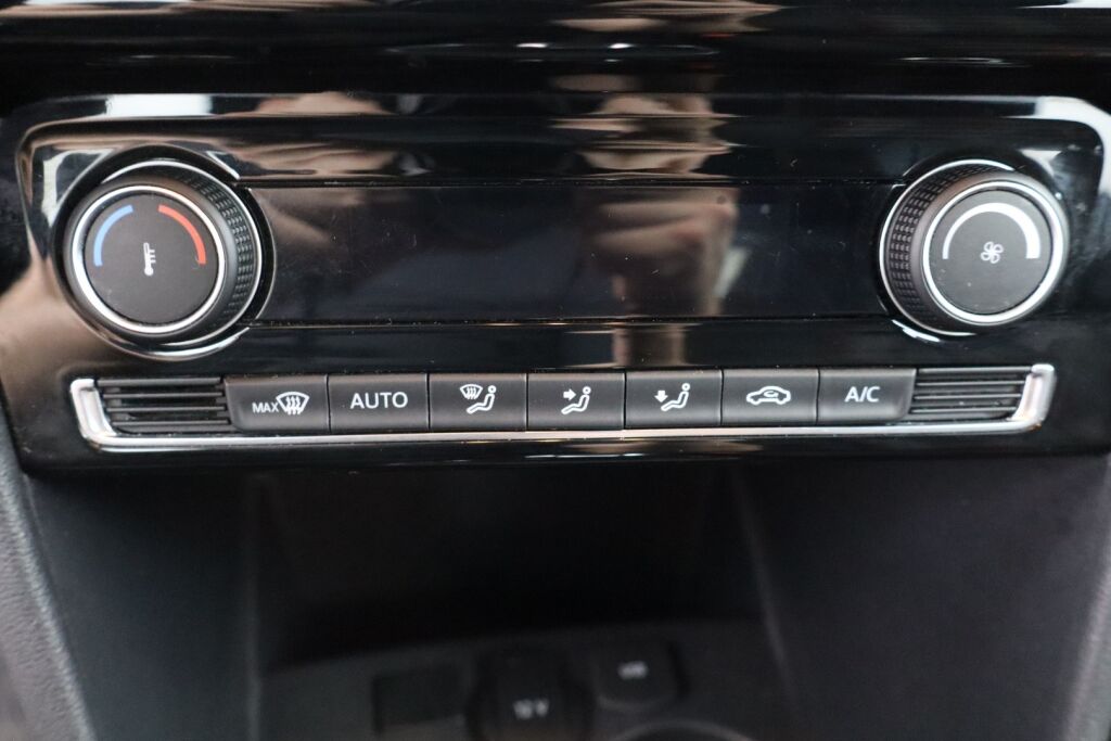 Volkswagen Polo 2015 GTI 1,8 TSI 141 kW (192 hv) BlueMotion DSG / LED ajovalot / Sportti penkit / Flat bottom ratti / Vakkari / Tutkat E+T /