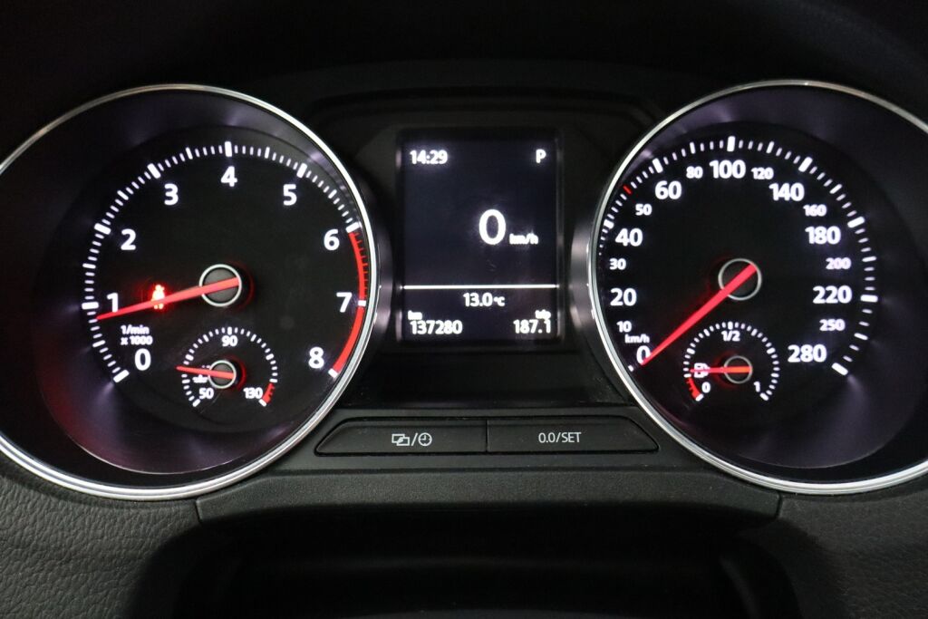Volkswagen Polo 2015 GTI 1,8 TSI 141 kW (192 hv) BlueMotion DSG / LED ajovalot / Sportti penkit / Flat bottom ratti / Vakkari / Tutkat E+T /