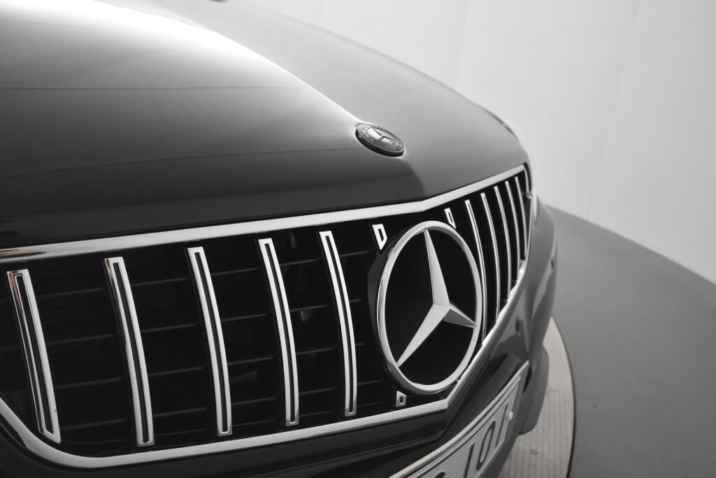Mercedes-Benz E 2011 350 BE Cabriolet A AMG Styling / Airscarf / Ortopedi istuimet / Harman Kardon / Ilmastoidut etuistuimet
