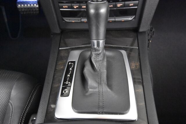 Mercedes-Benz E 2011 350 BE Cabriolet A AMG Styling / Airscarf / Ortopedi istuimet / Harman Kardon / Ilmastoidut etuistuimet