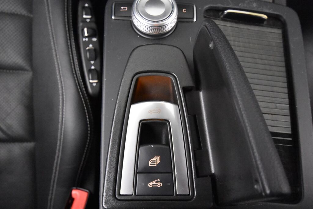 Mercedes-Benz E 2011 350 BE Cabriolet A AMG Styling / Airscarf / Ortopedi istuimet / Harman Kardon / Ilmastoidut etuistuimet