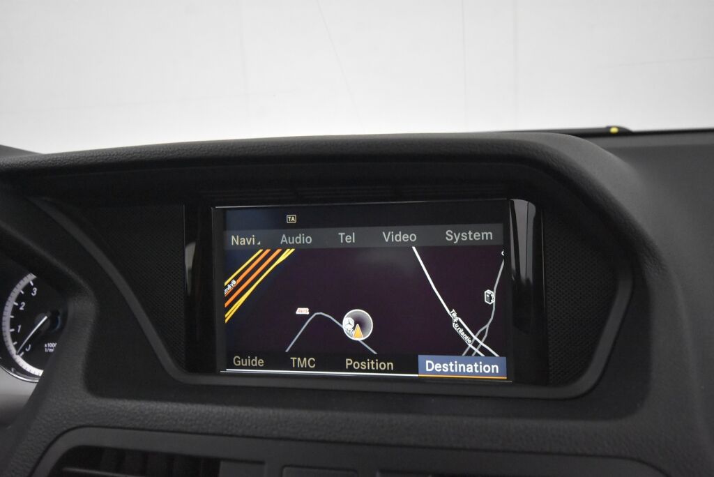 Mercedes-Benz E 2011 350 BE Cabriolet A AMG Styling / Airscarf / Ortopedi istuimet / Harman Kardon / Ilmastoidut etuistuimet