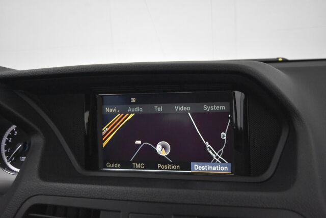 Mercedes-Benz E 2011 350 BE Cabriolet A AMG Styling / Airscarf / Ortopedi istuimet / Harman Kardon / Ilmastoidut etuistuimet